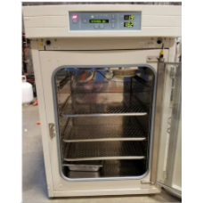 CO2 INCUBATOR INSIDE