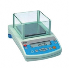High Precision Balance With Internal Calibration