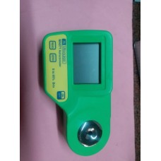 Digital Milwaukee Refractometer